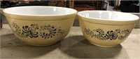 Two Pyrex Homestead Mixing Bowls.