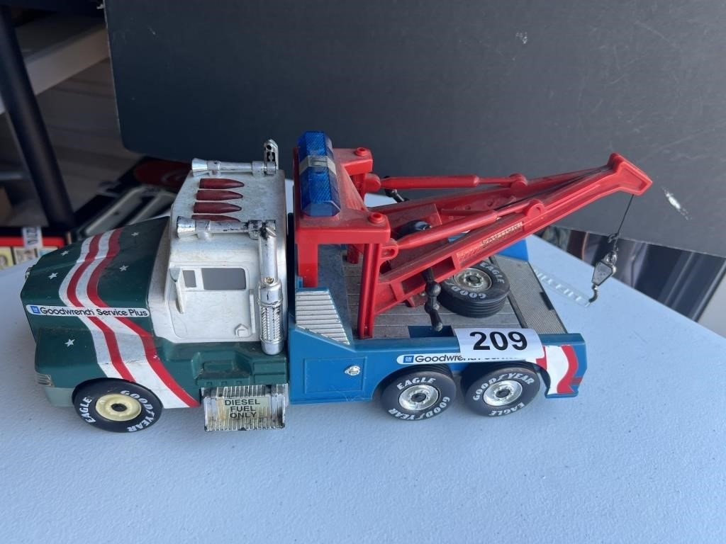 Vintage Toy Tow Truck U234