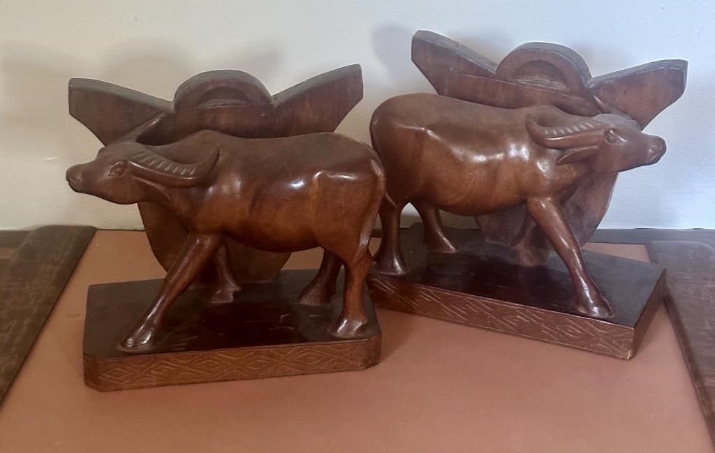 Cattle wood book ends