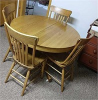 Dinning room table & 4 chairs