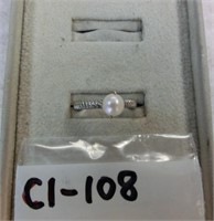C1-108 sterling twist band w/pearl size 7.5