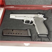 Smith & Wesson 45 Automatic/Model 4506