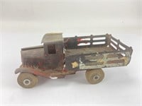 Vintage Wyandotte? Pressed Steel Farm Truck Toy