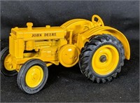 Ertl 1:16 Scale John Deere Die Cast Tractor