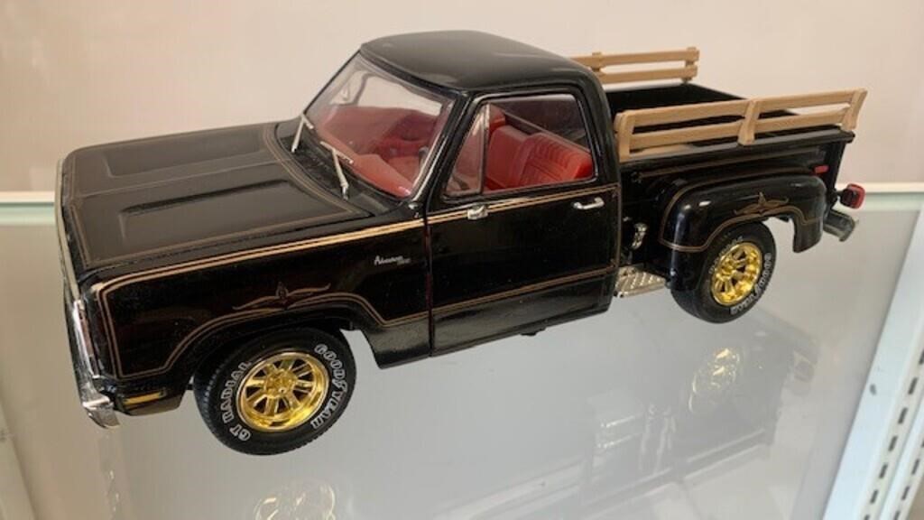 Ertl 1/18 1978 Dodge Warlock Pickup Die Cast