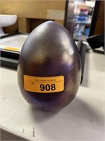 ART GLASS IRIDESCENT EGG SCULPTURE