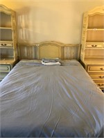 Full Size Bed w/ Sheets & Mattress