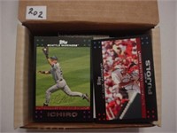 225 2007 Topps baseball cards w/ stars