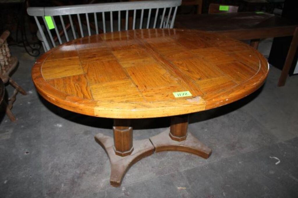 Lot Oval & Round Wooden Tables,