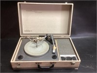 Truetone Model 4DC 6525 Record Player
