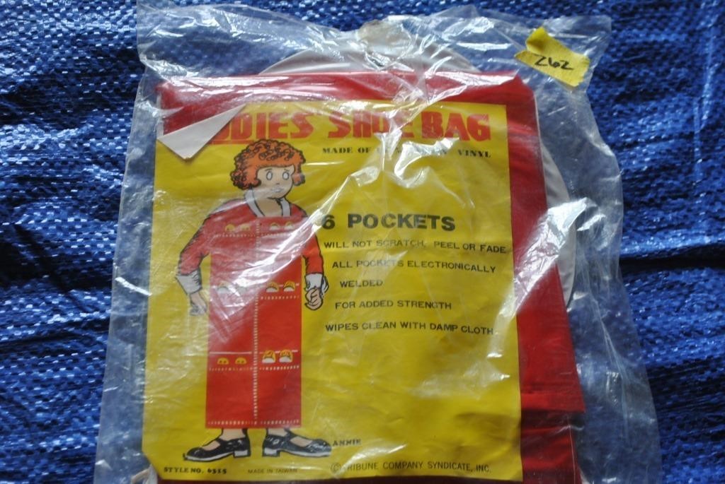 Vinyl Annie 6 pocket shoe bag new in package