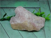 ROSE QUARTZ ROCK STONE LAPIDARY SPECIMEN