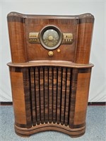 Large Floor Model Vintage Zenith Radio (As-Is)