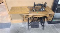 NEW HOME VINTAGE SEWING MACHINE & CABINET
