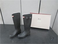 PAIR OF ORIGINAL 'HUNTER'  RUBBER BOOTS SIZE 10