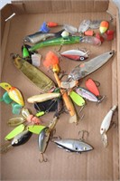 MANY NICE FISHING LURES !
