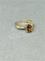 10k ring w/ yellow stone & diamond