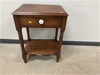 Antique 1-drawer Table