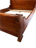 Sleigh Bed, Queen size, Cherry Wood