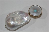 9ct yellow gold baroque pearl,