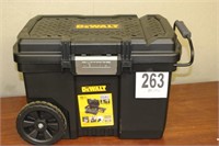 DeWalt rolling toolbox 24" x 15" x 16"
