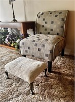 Armless Upholstered Guest Chair and Small Foot