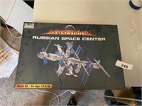 Revell Armageddon Russian Space Center Model