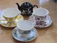 LOT OF COLLECTIBLE TEAWARE