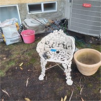 O616 White metal decorative chair + garden items
