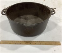 Wagnerware cast iron Dutch oven