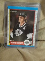 Mint 1989 O-pee-chee Wayne Gretzky Hockey Card