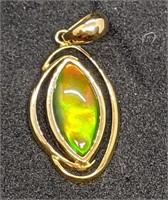 14 Kt Yellow Gold Ammolite Pendant