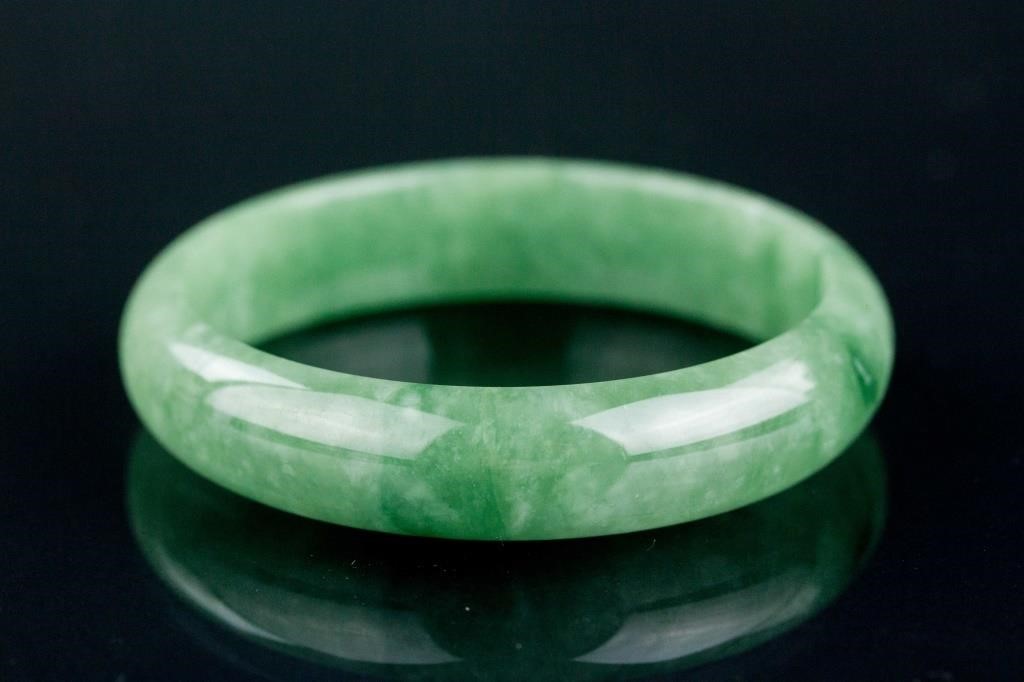 Burma Green Jadeite Carved Bangle