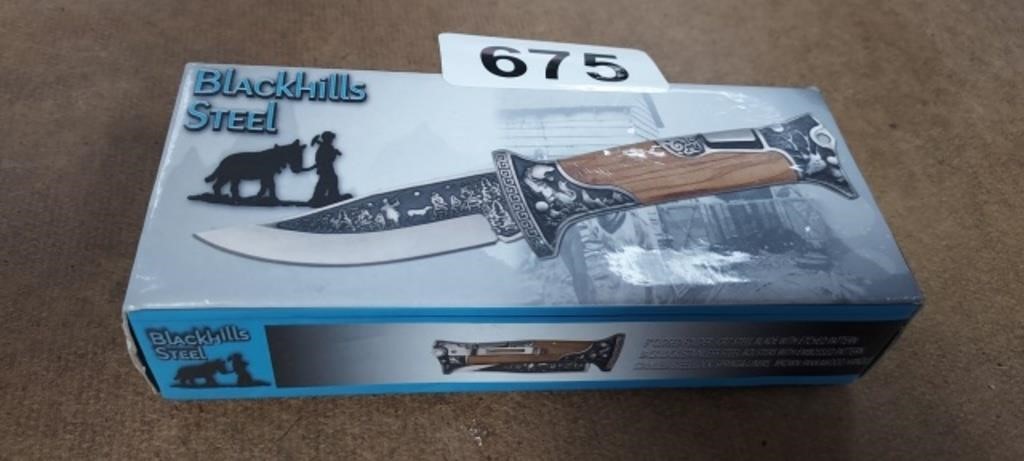 BLACKHILLS STEEL KNIFE, NEW IN BOX