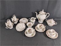 Wawel Porcelain Tea Set