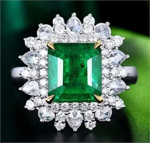 2.7ct natural emerald ring in 18K gold
