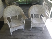 Pair of Wicker Chairs PLEASE READ COMMENTS