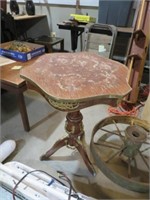 NICE ORNATE INLAID TOP PEDESTAL TABLE