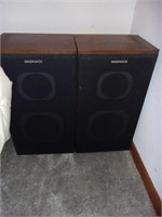 Pair of Magnovox  stereo speakers