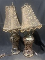 2 lamps