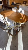 Retro Dinnete Table and (4) Chairs