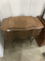 The Free Vintage Sewing Machine, working condition