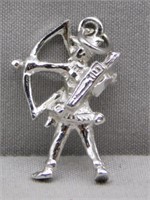 Archery charm. Measures 1".