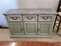 BASSETT PAINTED/DISTRESSED 3-DRAWER SIDEBOARD