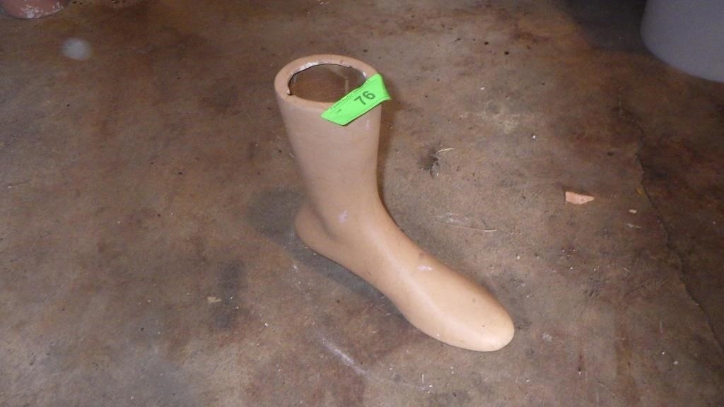 VINTAGE MANNEQINN FOOT / SOCK DISPLAY (WEIGHTED>>>