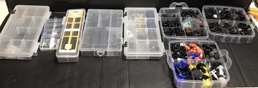 LOT OF SMALL CONTAINERS WITH CONTENTS