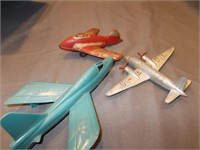 3 toy airplanes