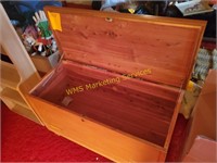 Lane Cedar Chest with Drawer