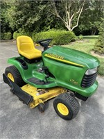 John Deere LT180 Riding Lawnmower with 293.8