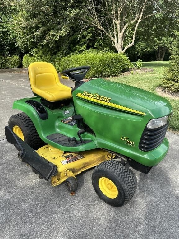 John Deere LT180 Riding Lawnmower with 293.8